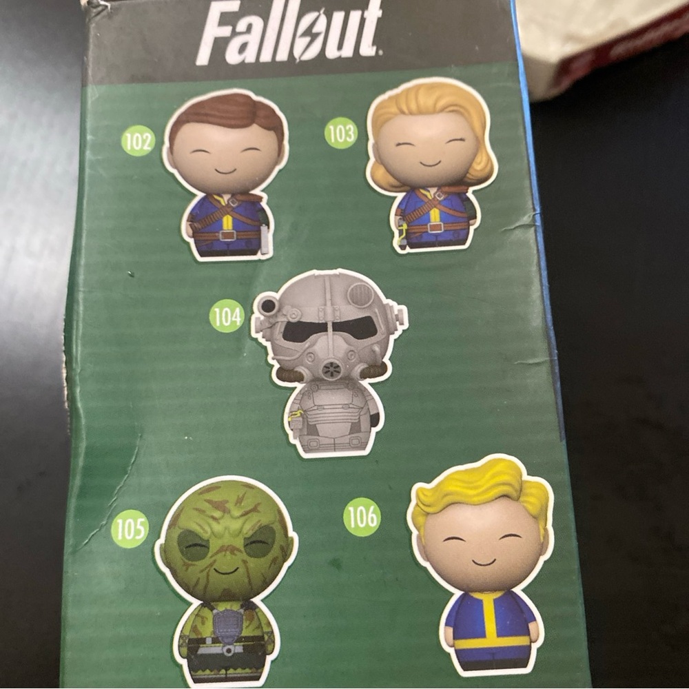 Fallout Vinyl Collectible Action Figure - Black and Gold - Picture 4 of 6